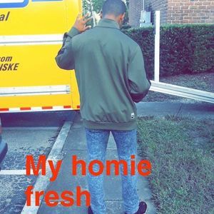 Meet your Posher, Dee